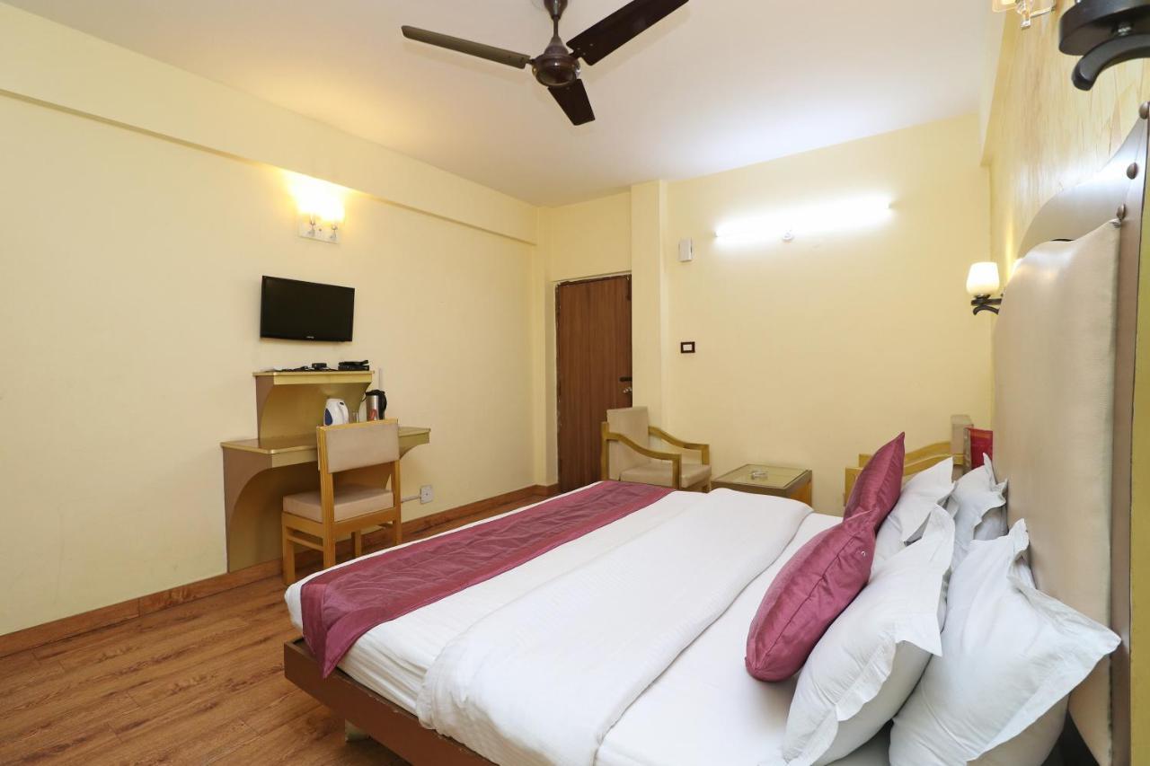 Oyo 1822 Hotel Ambassador Dehradun Exterior photo